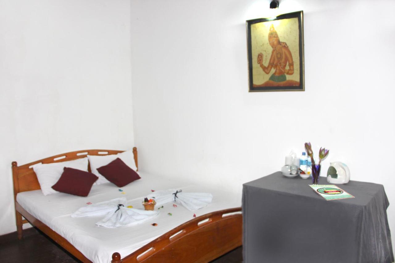 Old Dutch House Hotel Galle Bagian luar foto
